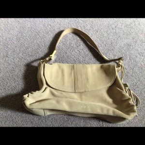 MAKE AN OFFER




Antonio Melani suede purse